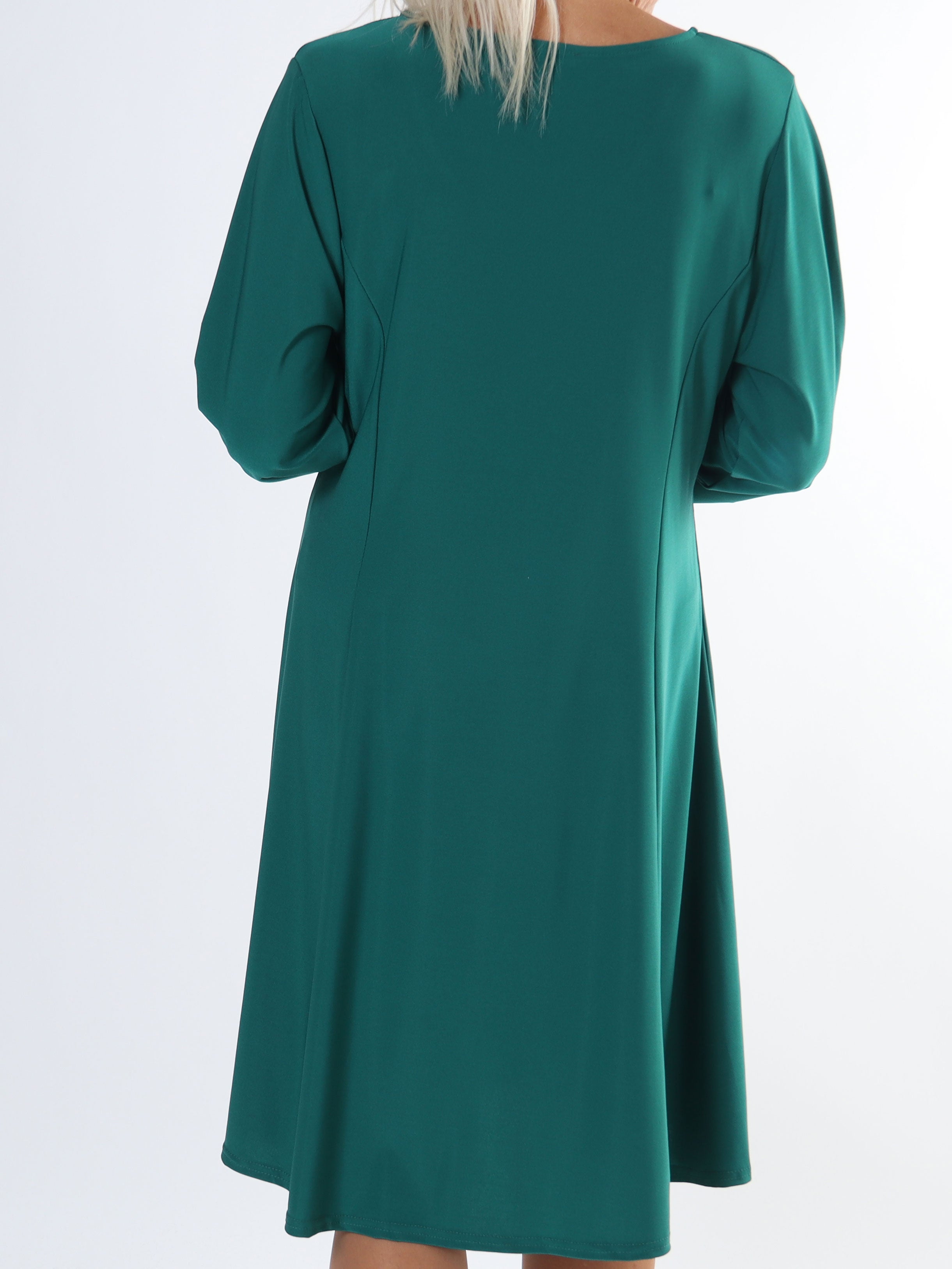 Maj Plain L/S - Elastisk plus size ensfarvet kjole